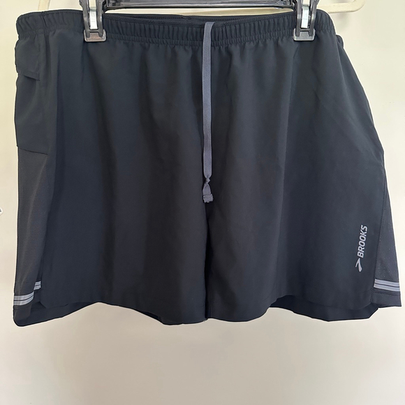 Brooks Mens Running Shorts XL Black Mesh Inside Liner - Picture 1 of 8